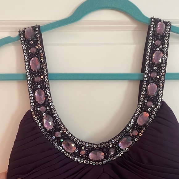 Cache size 2 formal dress, purple with sequins, worn once - Picture 2 of 4